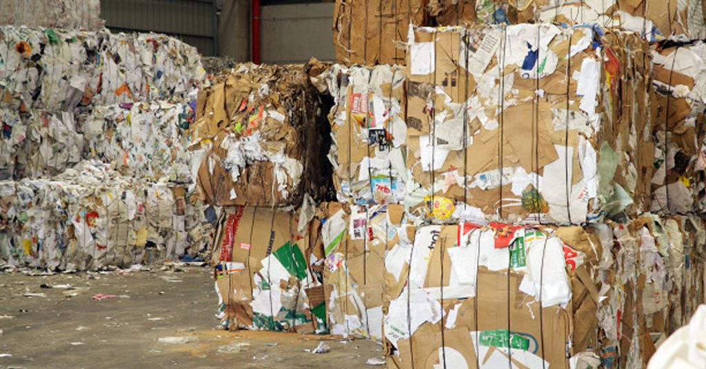 ¿Todo es beneficio? Inconvenientes de reciclar papel