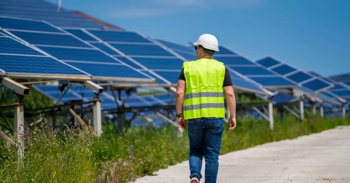 Implementación de sistemas de energía solar en restaurantes