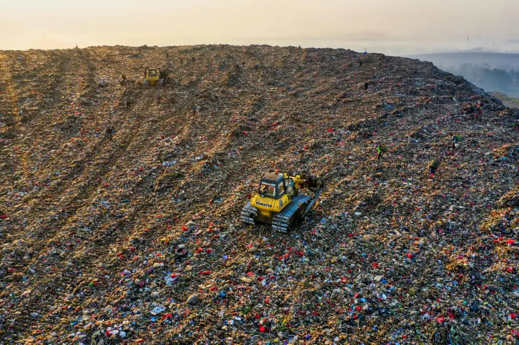 Décharge de matières plastiques