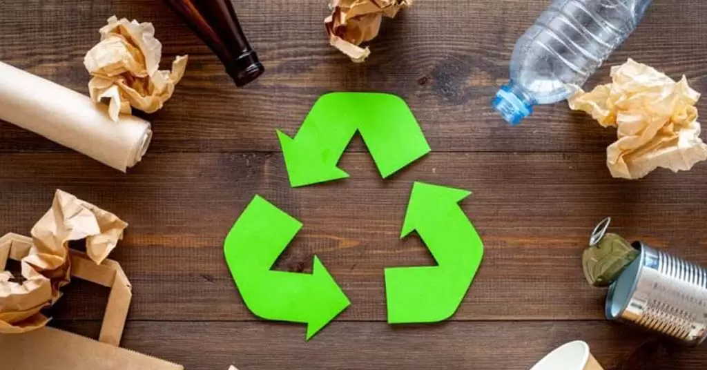 Recycling om gebruikte materialen een tweede leven te geven