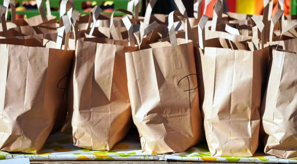 Consejos para consumidores: Maximizando la reutilización de las bolsas de papel